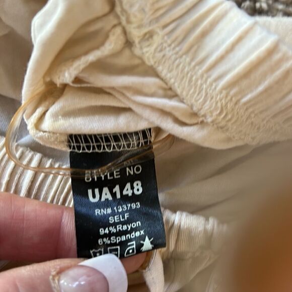 POL flowy shorts in various colors. See pics for colors. Size M - Picture 2 of 9